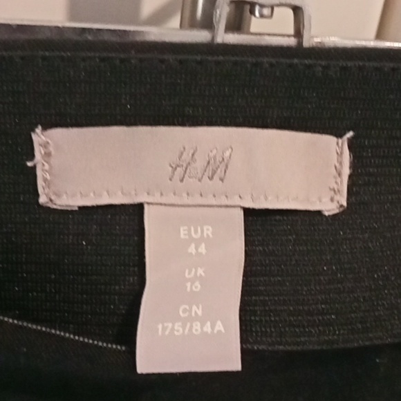 H&M Classic black pant and blazer suit, trousers size 16 , blazer size 12 - Picture 10 of 10